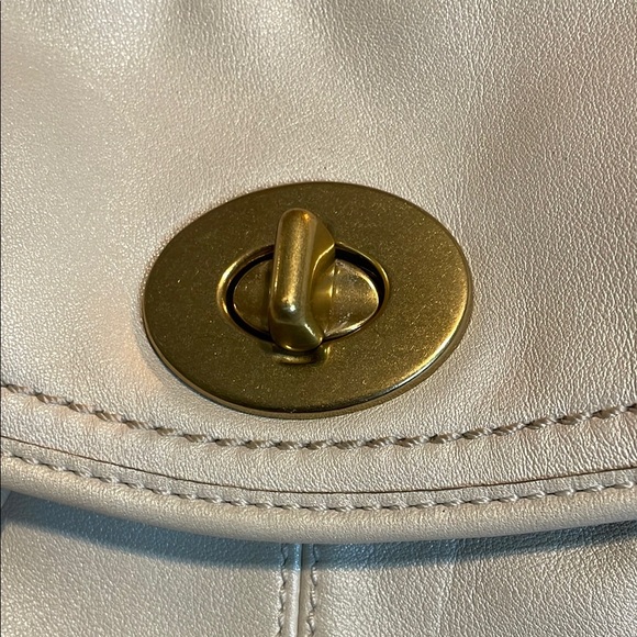 EUC Coach white metallic shimmer Leather Handbag - Picture 3 of 10